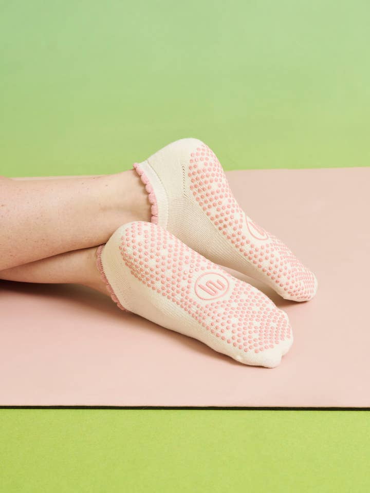 Calzini Antiscivolo a Vita Bassa Classici - Frill Crema di Burro per la vendita all'ingrosso da parte di MoveActive