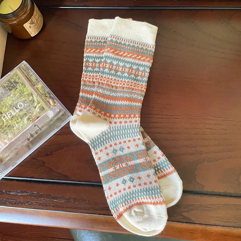 Tourtiwi - Wholesale Socks - Women's - Women's retro ethnic style striped socks0