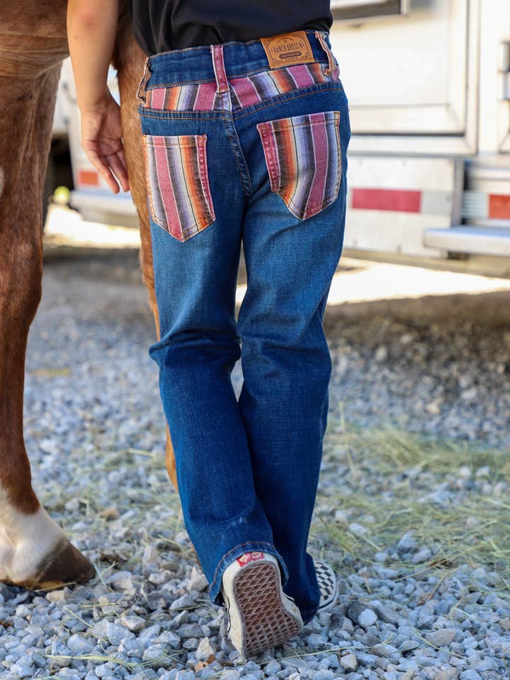 *UNGDOM* LILA SERAPE BOOTCUT DENIM JEANS för wholesale av Ranch Dress'n