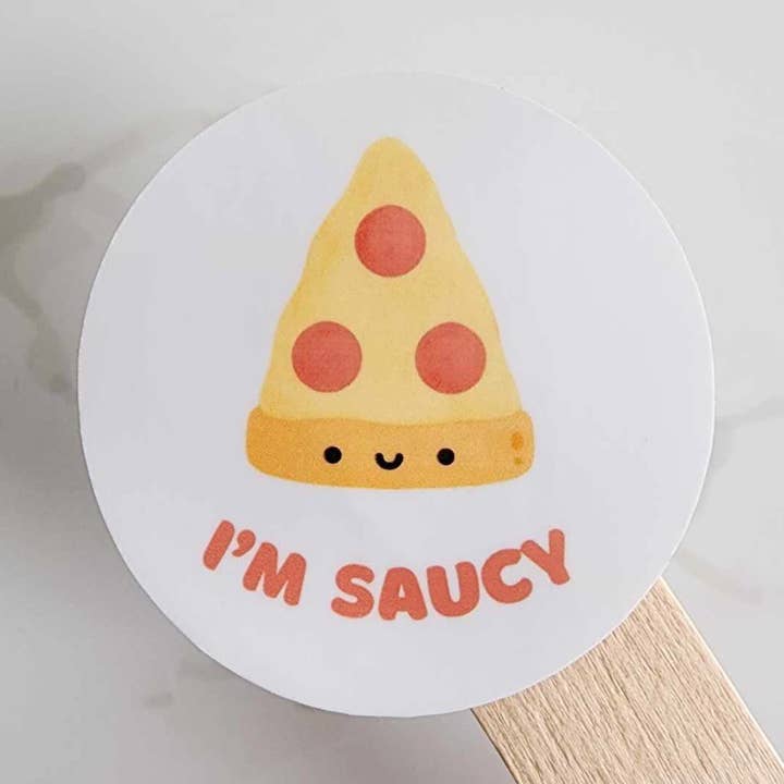 Vinyl-Aufkleber mit Aufschrift „Ich bin Saucy“ für den Großhandel von Jane Unbound