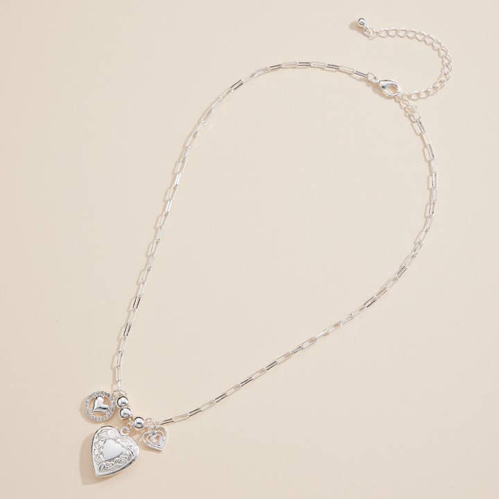 Lilla Haven - Vente Colliers à pendentif - Collier Charm Cœur avec Médaillon – Bijoux à Chaînes Superposées Élégants2