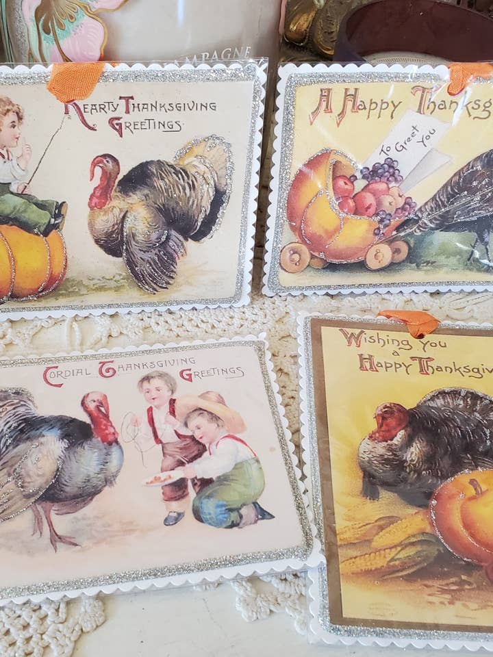 Vintage Thanksgiving Gave Tag Ornament Keepsake Sæt af 4 for engroshandel hos Little Heart Designs