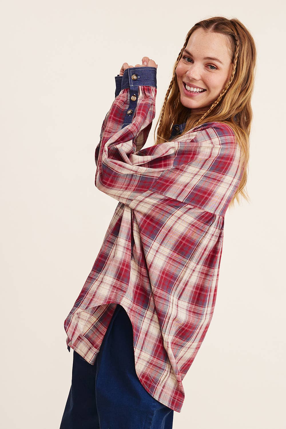 Listicle – Engroshandel Skjorte med buttondown – til kvinder – Blandet ternet oversized skjorte med knapper13