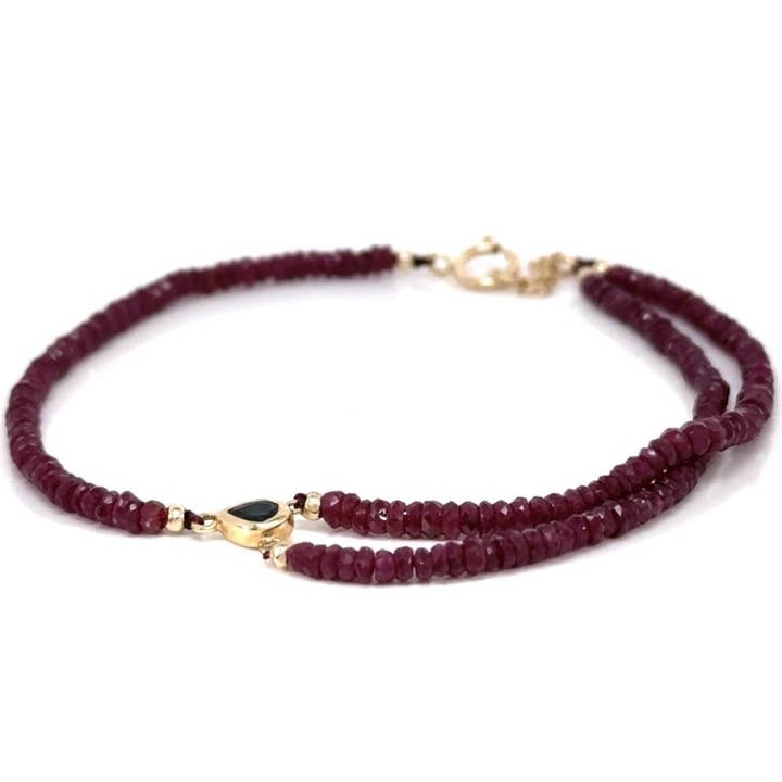 Pulseira com Pingente de Safira em Forma de Gota de Rubi Pequena 14k por atacado de Mabel Chong