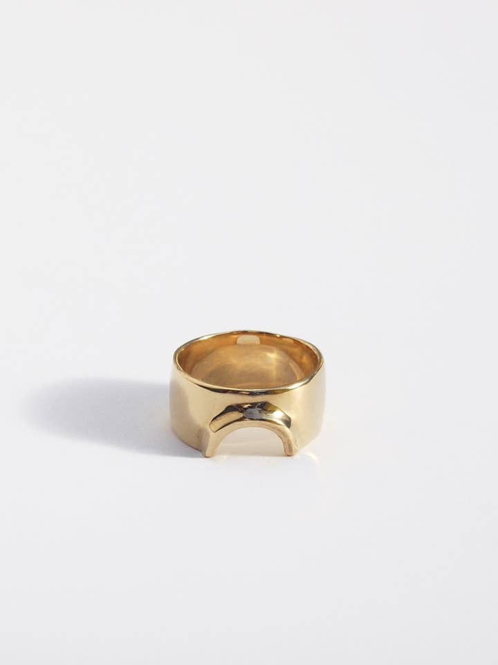 Anello Cirrus in Oro per la vendita all'ingrosso da parte di Tiro Tiro Jewelry