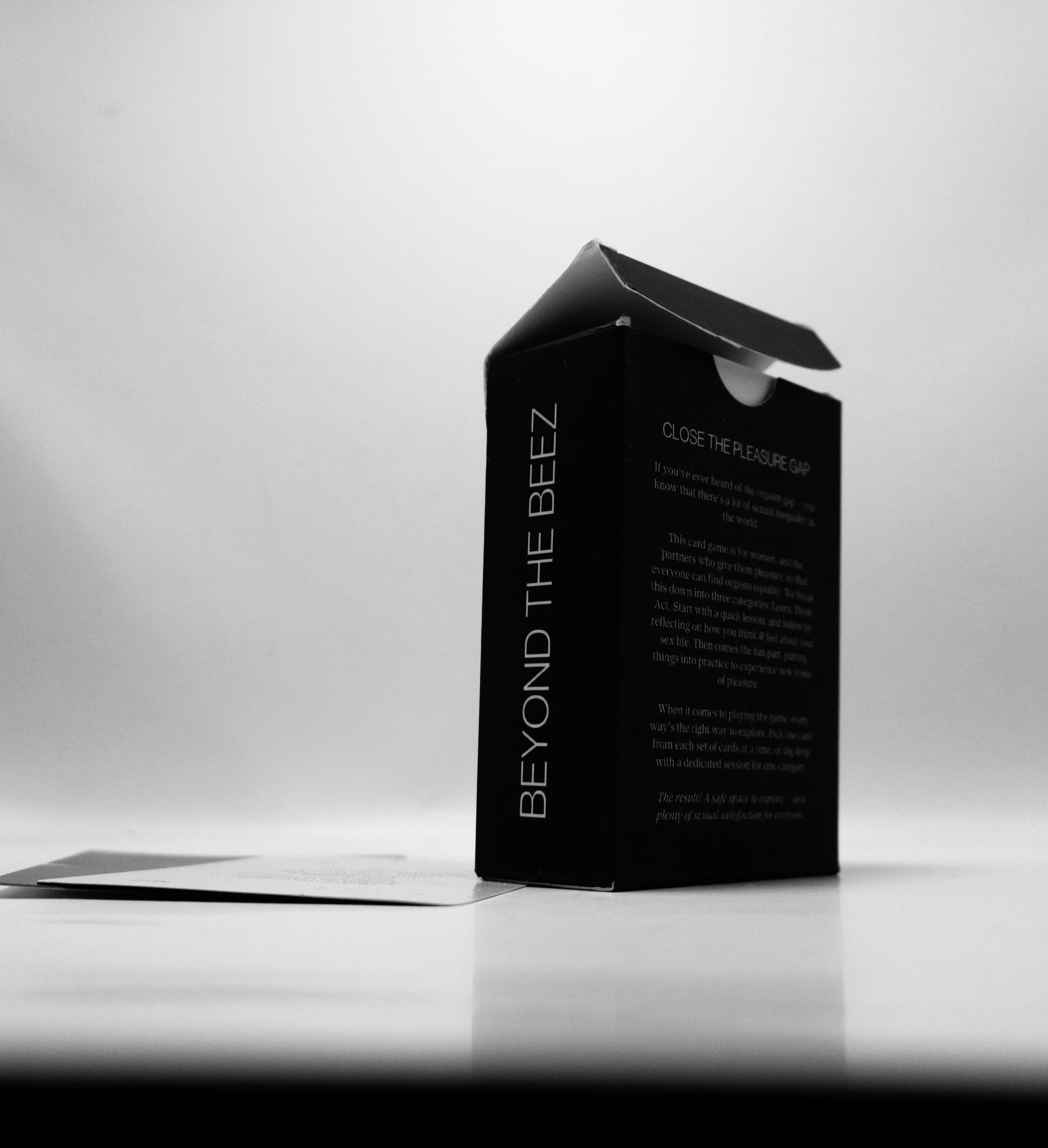 BEYOND THE BEEZ - Vente Jeux de cartes - Le plaisir m'appartient, son édition (noir)3