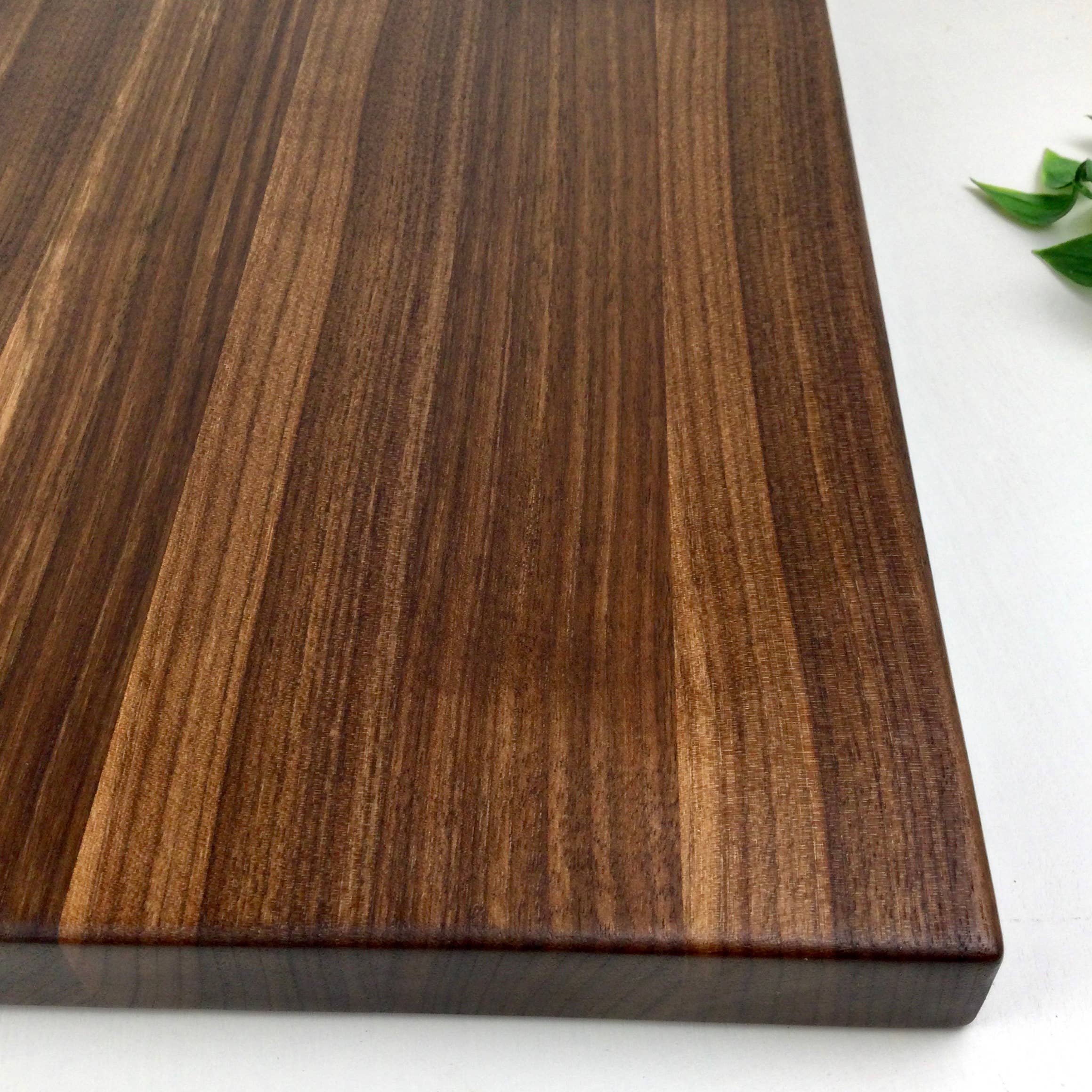 Scrappy's Workshop - Wholesale Cutting Board - Walnut Wood Cutting Board3