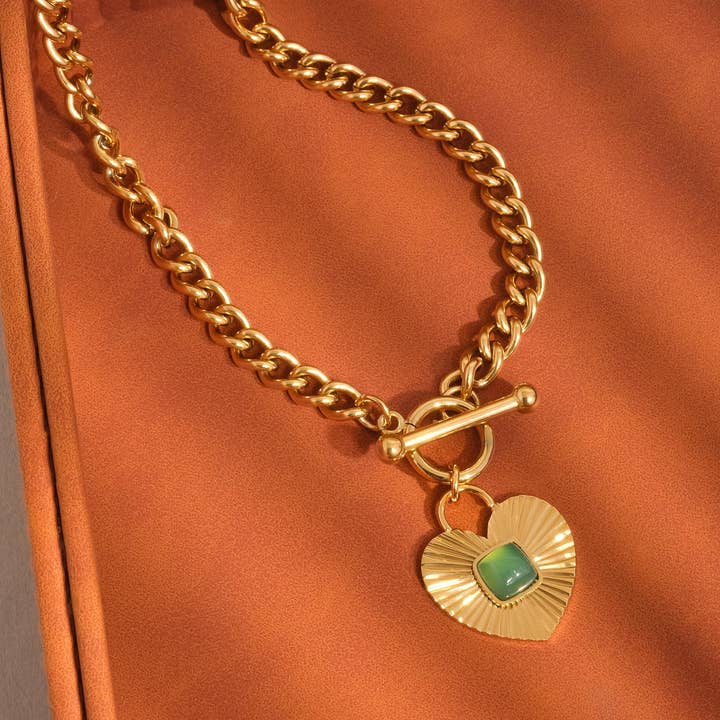 Après 18K Gold Non-Tarnish Green Heart Chain Necklace for wholesale on Faire