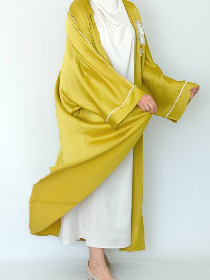 SAIS Fashion – Engroshandel Kaftan - Dame – 2-delt abaya med sommerfugleærmer i pink og pistacie