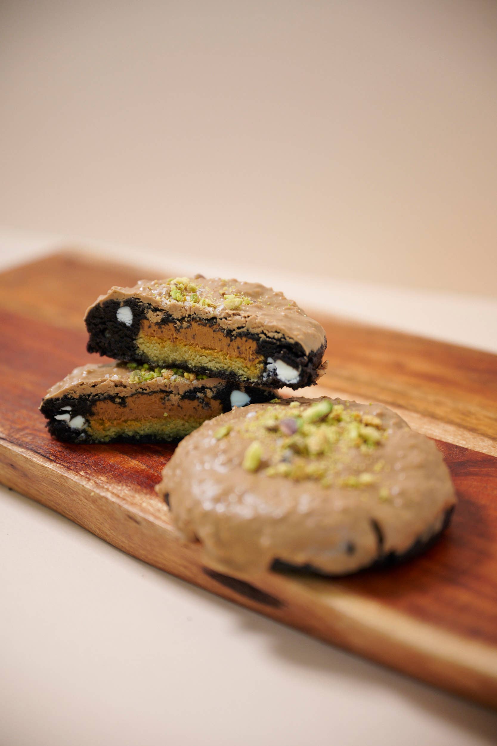 Krumble Sweet – wholesale Kakor – Dubai Chokladkaka - Salted Karamellsmak3