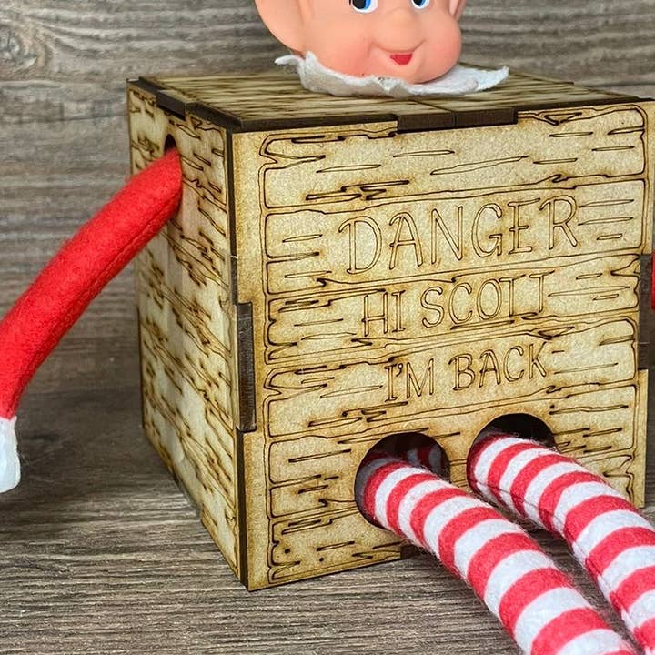 manchester laser cuts - Vente Décoration de Noël - Elfe sur une étagère0