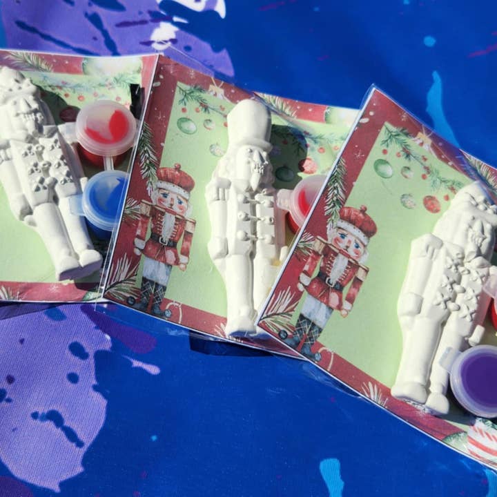 Snazzy Crayons - Wholesale Party Favor - Christmas Toy Soldier Paint Kits for Kids – DIY Craft