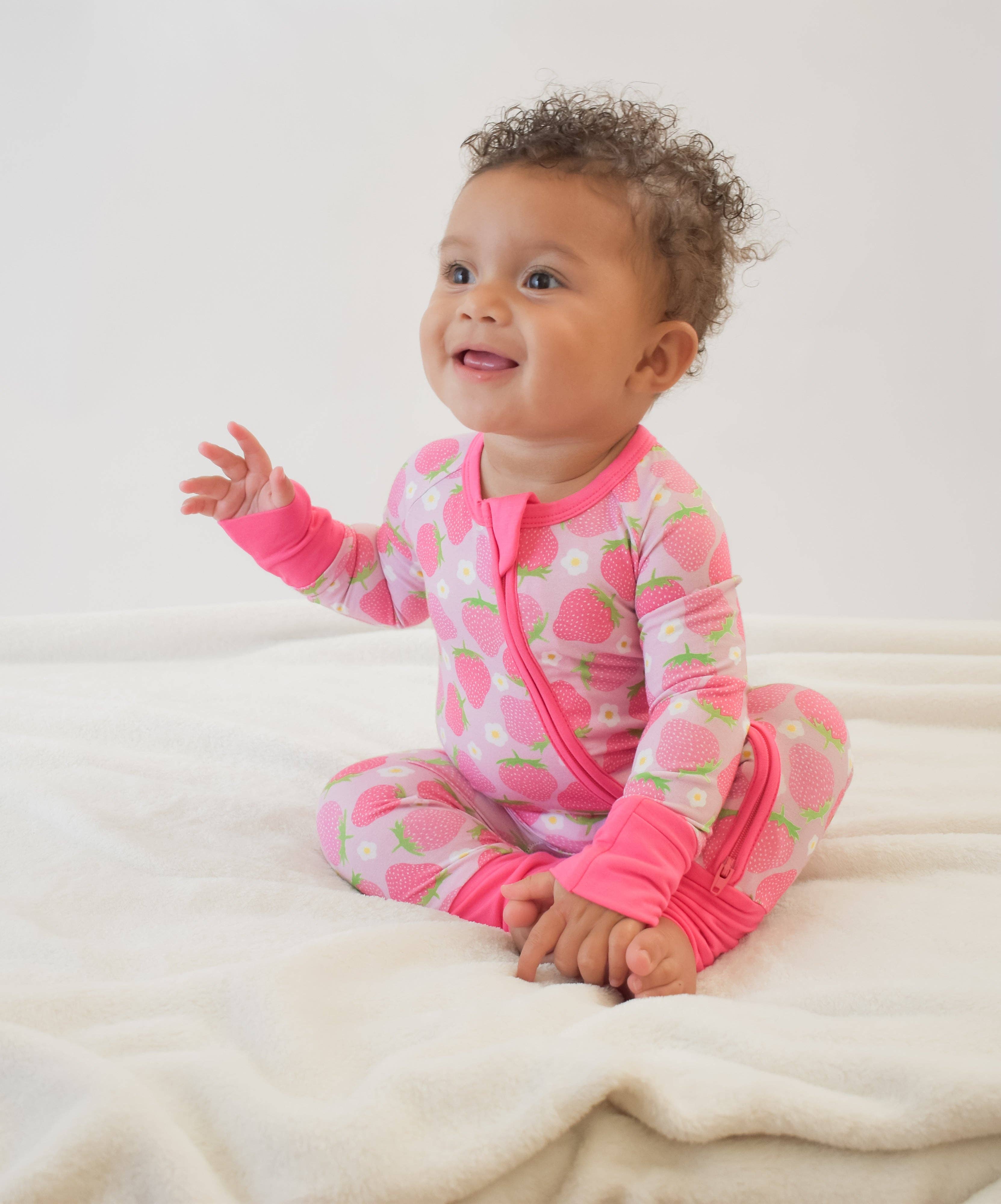 Simply Snugs - Vendita all'ingrosso Pigiamino - Neonati - Pigiama Stile Zippy Convertibile Sogni di Fragola8