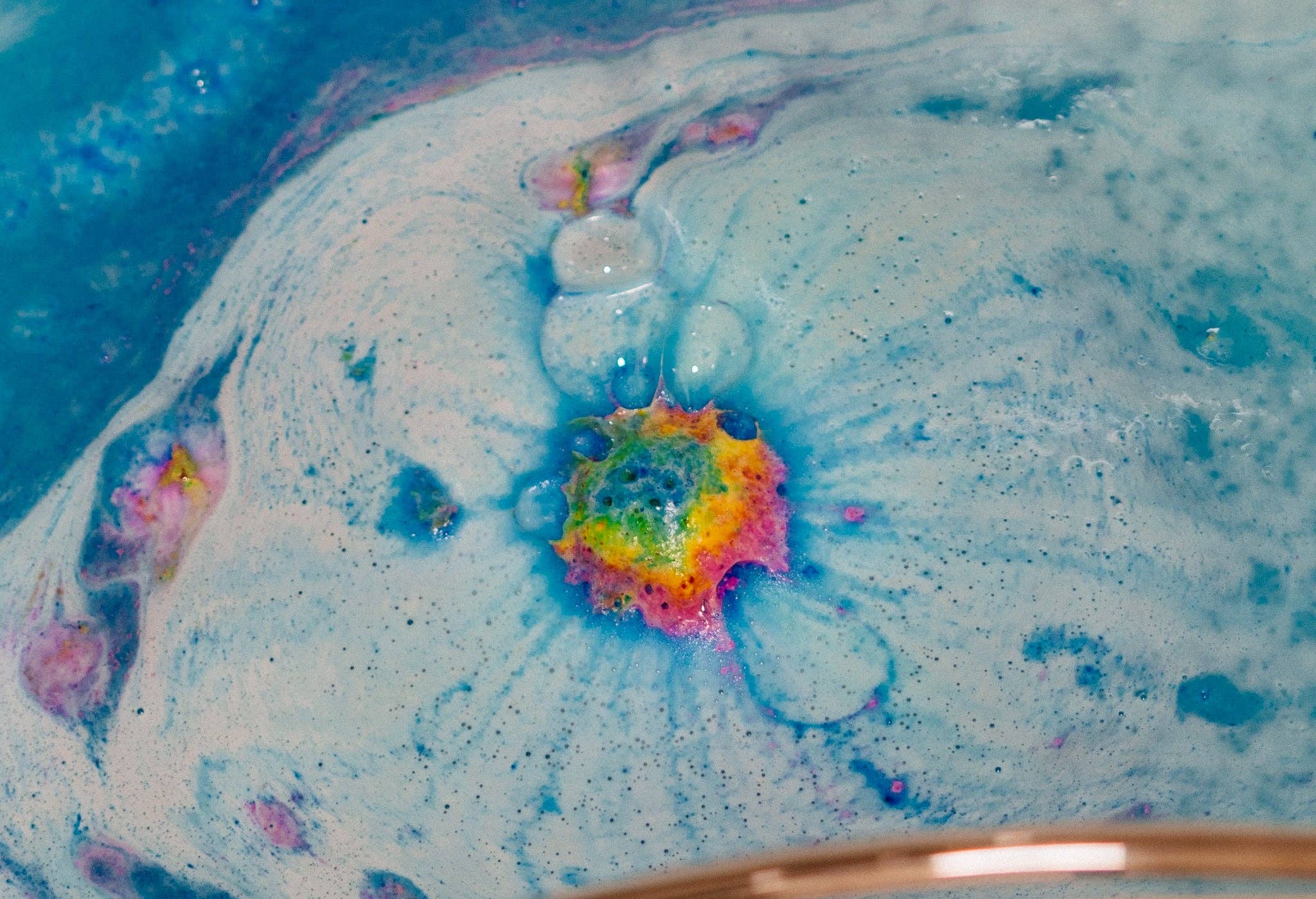 Scentish – wholesale Bath bomb/fizz – Unicorn Sparkle Bath Bomb1