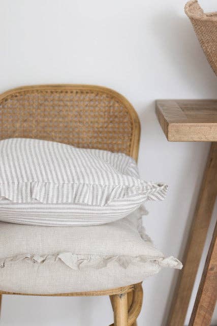 Mama and Tochter - Venta al por mayor Funda de cojín - Cojín de lino con volantes - Rayas grises3