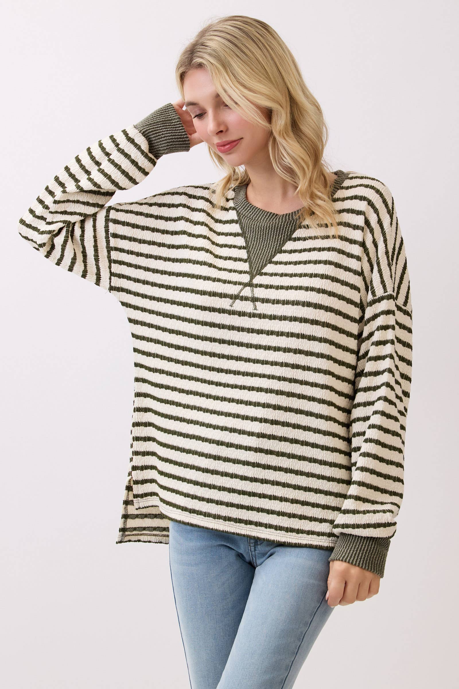 7th Ray – wholesale Stickad topp - Dam – Randig stickad tröja med nedhasad axel T612816