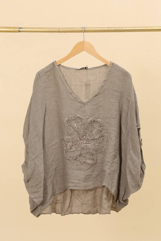 LÉA & LUC – Túnica - Mulher por atacado – Blusa com flor em linho 100% REF. 112092