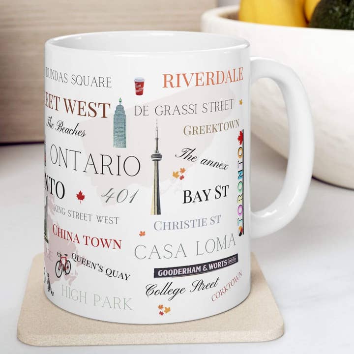 Mug de typographie de Toronto pour la vente par simply blessed shy