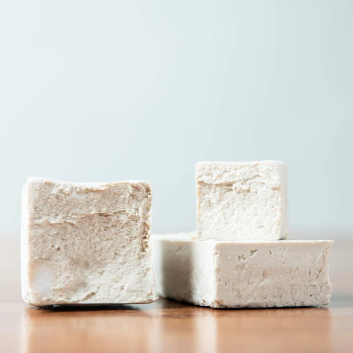 Shampoing en Barre Argile Blanche Coconut et Orange Douce pour la vente par Atelier Tonic