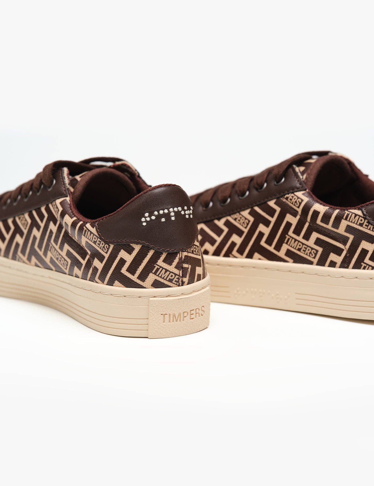Timpers – Großhandel Sportsneaker – Unisex – Unisex vegane Sneaker mit braunem Monogramm und Naturkautschuksohle3