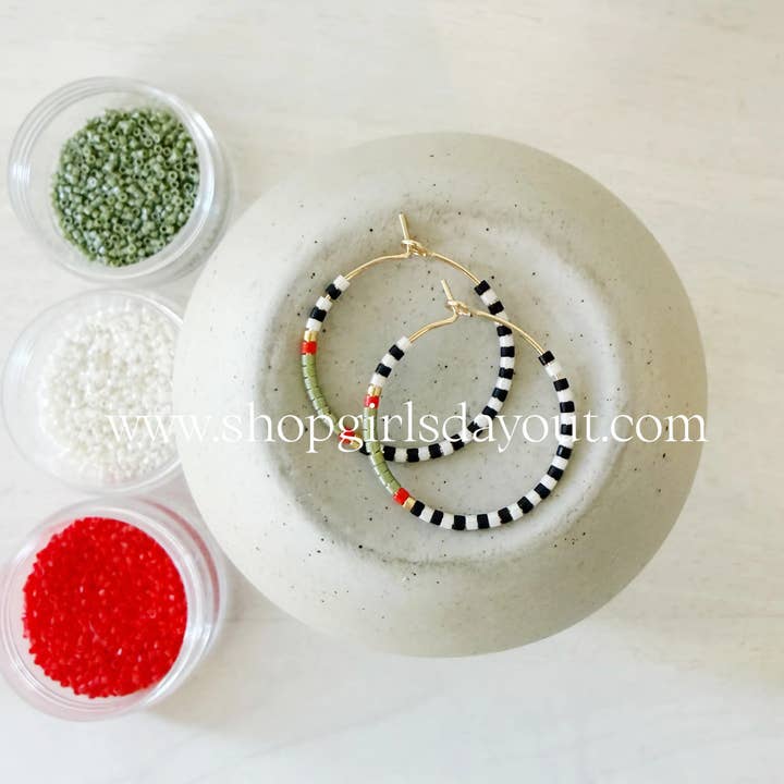 Moos und Flamme // vergoldete Glasperlen-Creolen für den Großhandel von Girls Day Out by Amy Houston