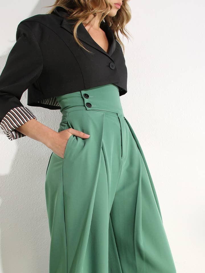 Blazer cropped con hombreras para venta al por mayor de Mulla