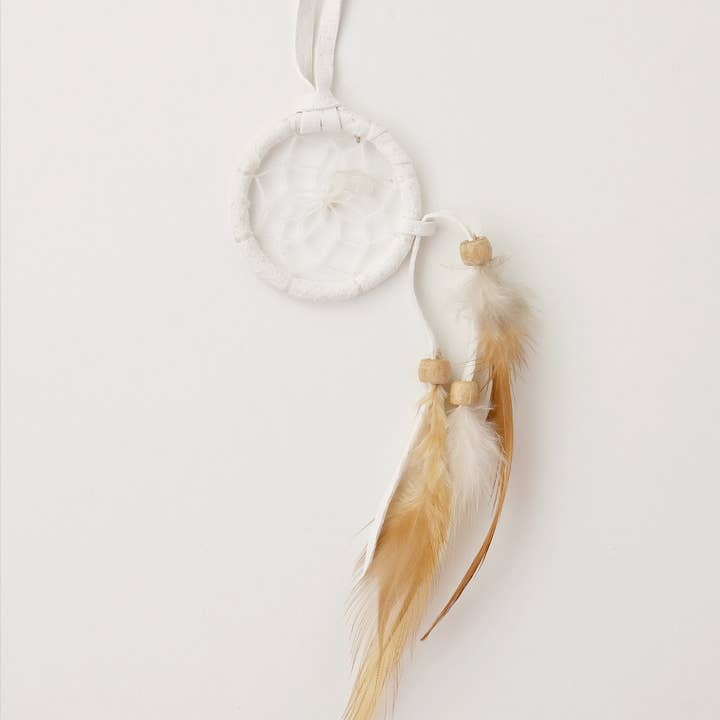 1,5 ”vit kaskad drömfångare för wholesale av Monague Indigenous Crafts & Gifts