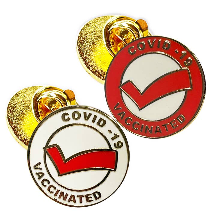 Vaccineret COVID-19 Coronavirus emalje revers pin badge USA for engroshandel hos ADESIGNSTORE