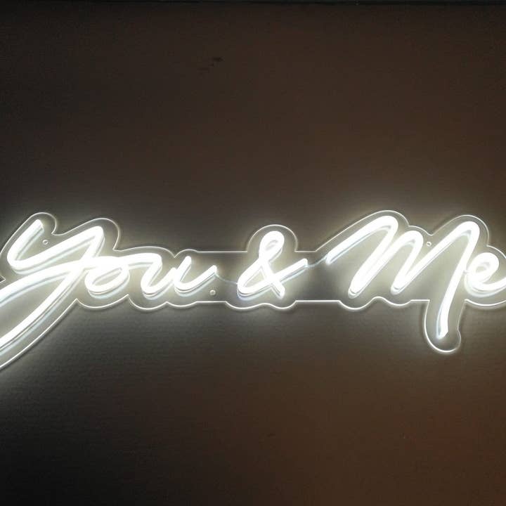 Insegna al Neon "You and Me" - Decorazione LED per Matrimonio per la vendita all'ingrosso da parte di CityNeon