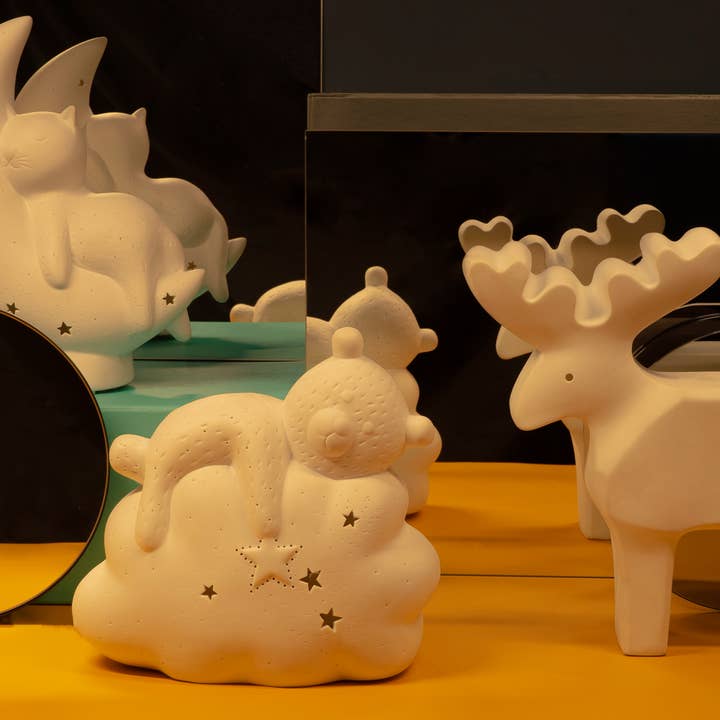 L. GLOW Home - Wholesale Accent/Desk Lamp - Porcelain Lamp -Cat On The Moon