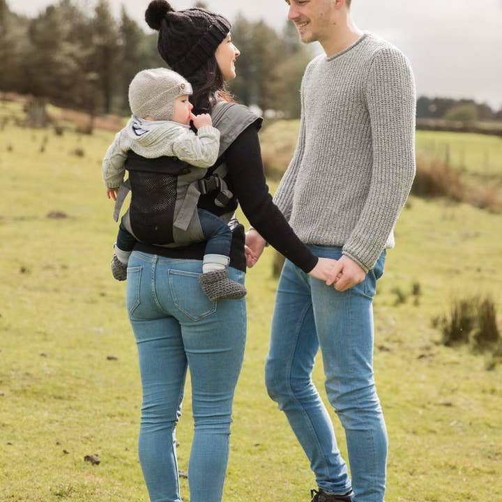 ADViKiDS by ADViTEX GMBH - Wholesale Baby Carrier - IZMI baby carrier Breeze - Grey incl. Comfort Set