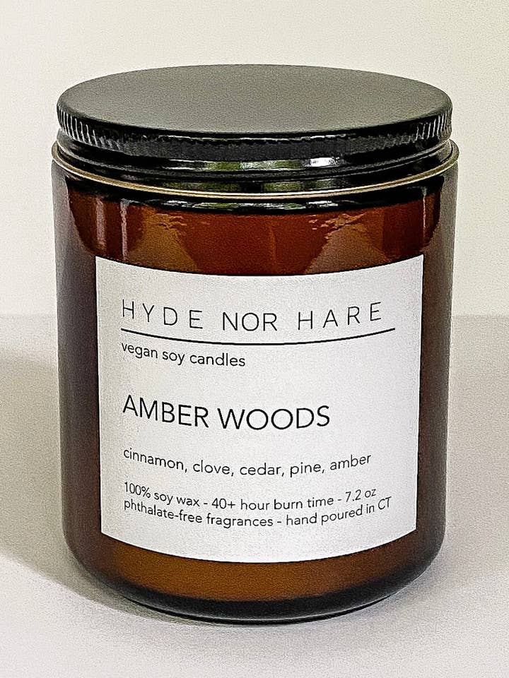 Bougie végétalienne au soja AMBER WOODS pour la vente par HYDE NOR HARE