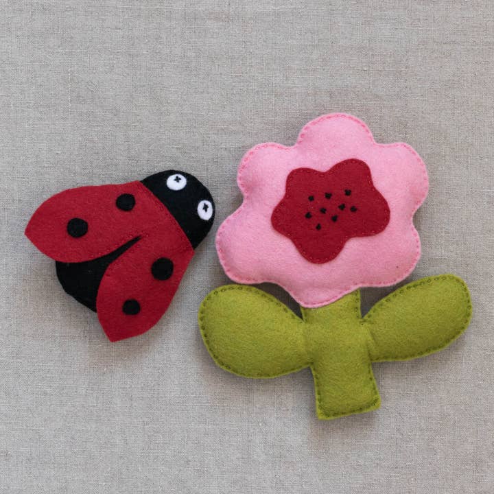 Mimihali - Wholesale Craft Sewing Kit - PEONY & LADYBUG Felt Sewing Kit