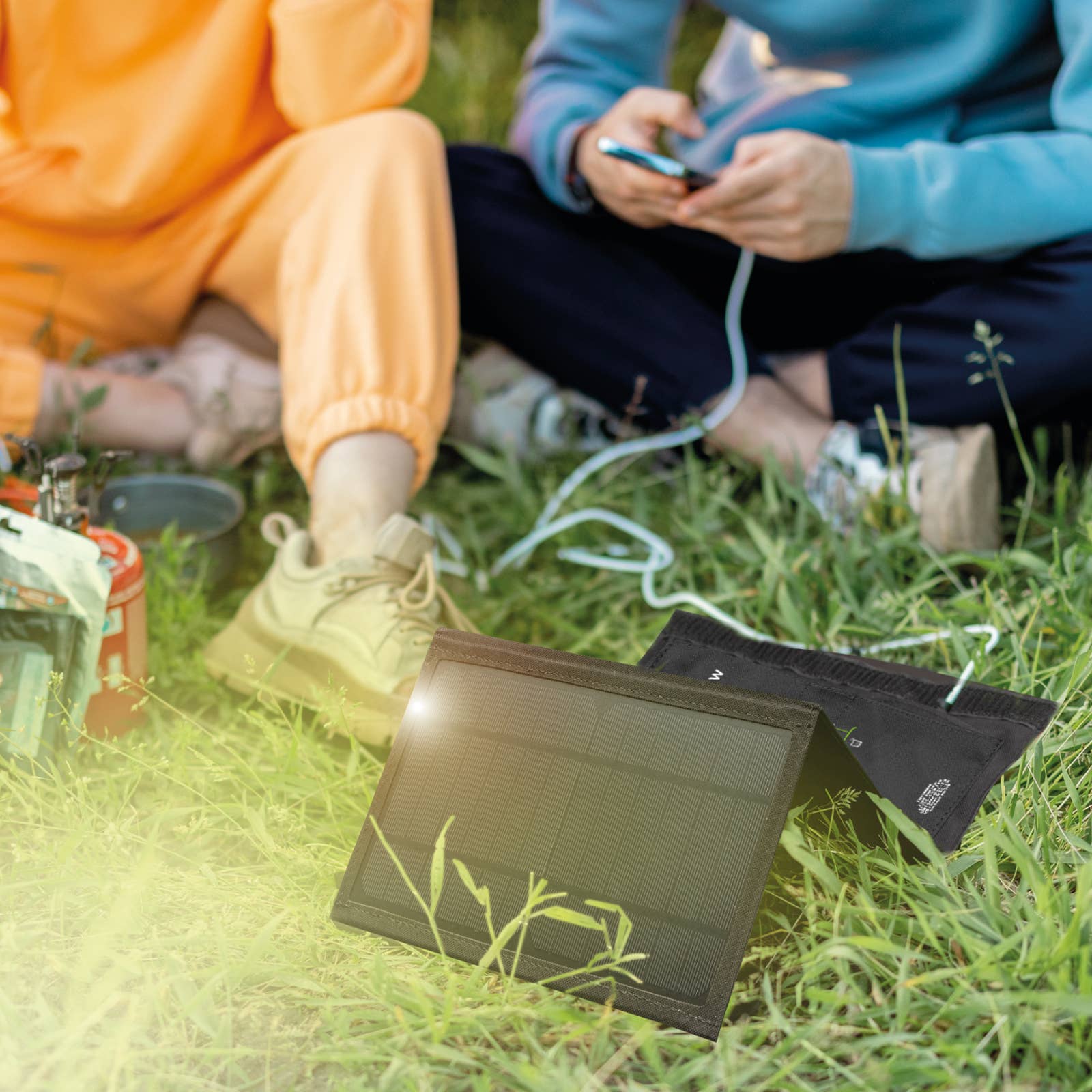 SBS – wholesale Bärbar laddare – Bärbar solcells-laddare på 21 watt för utomhusbruk3