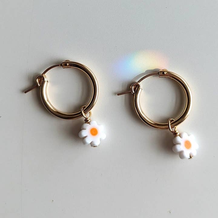 Charm-Hoop-örhängen | Tusenskönor för wholesale av pretti.cool