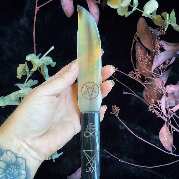Keven Craft Rituals LLC - Wholesale Spiritual Stone/Crystal - Etched Horn or Bone Ritual Knives, Athames and Tools