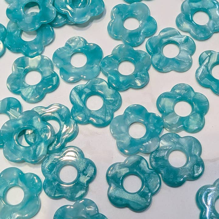 LOLO & YAYA – wholesale Emergency response charm – Flower pendant 2cm, 1.5O euros / u21