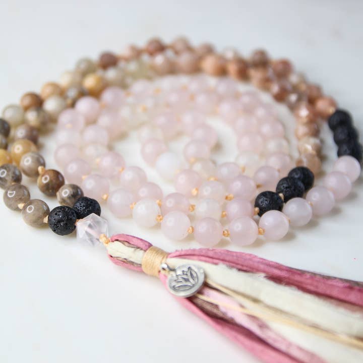 Shakti Ma Goddess Mala - Puissance et flux créatif pour la vente par Shakti SOULutions