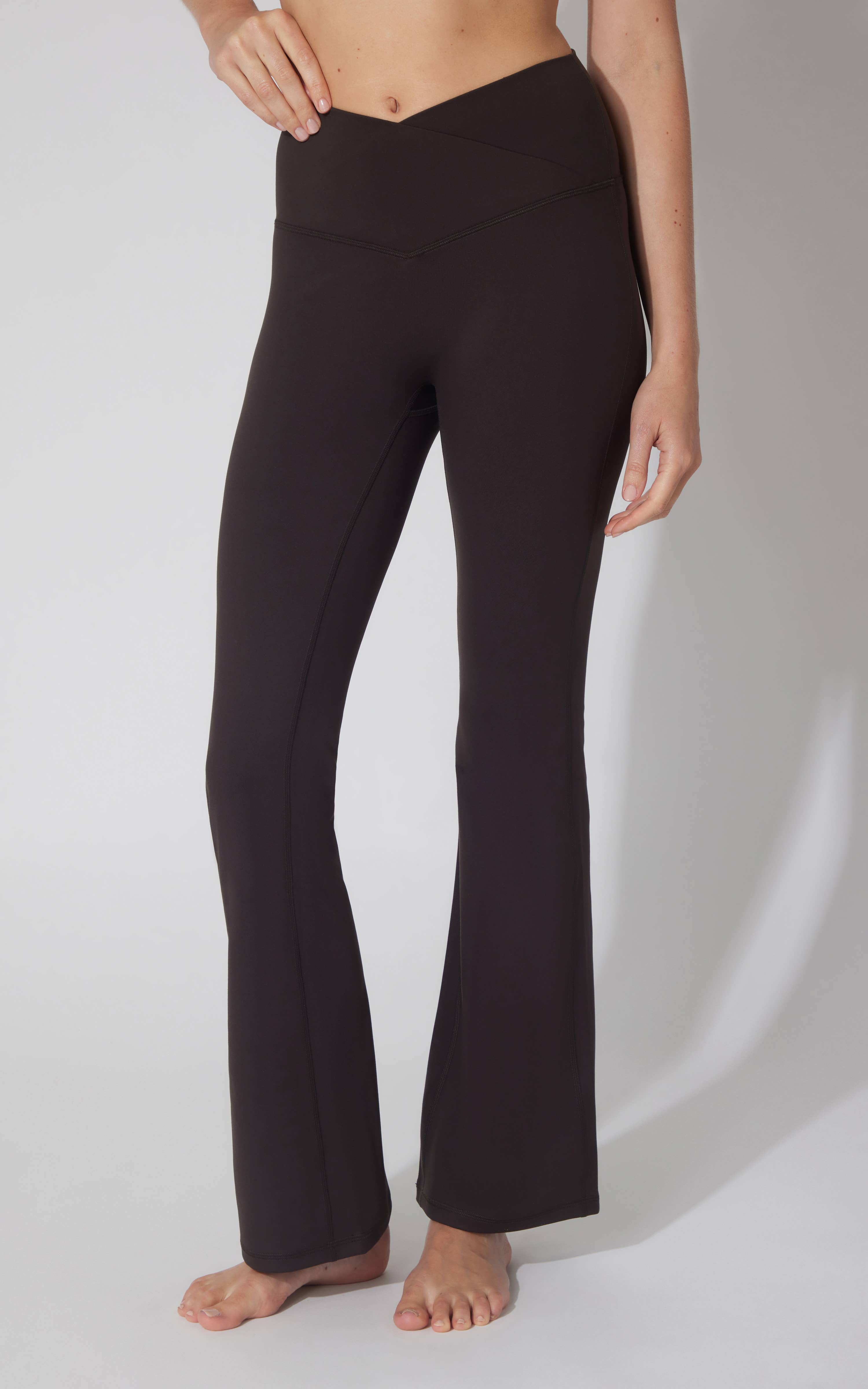 90 Degree by Reflex & Yogalicious – Großhandel Hose – Damen – Yogalicious Lux Crossover Flare-Hose7