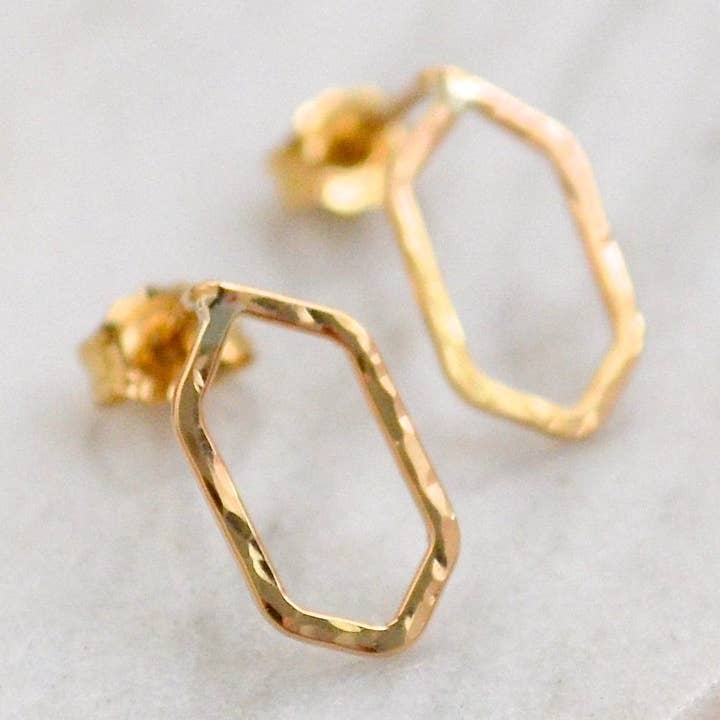 Boardwalk Oorknopjes - minimalistische langwerpige zeshoekige palen voor wholesale door Foamy Wader