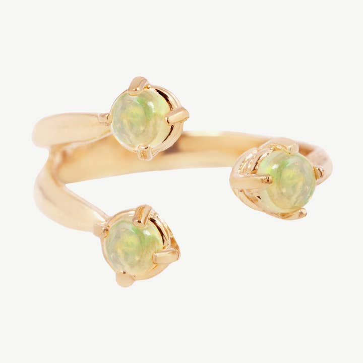 Triple Twisted Claw Ring med Sten i Opal/Guld for engroshandel hos Studio Grun