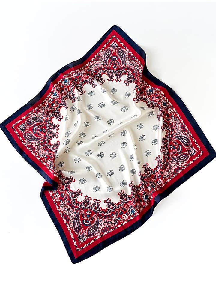 Enkel Paisleymönstrad Fyrkantig Satinscarf DP25E610 för wholesale av Dipped Shop