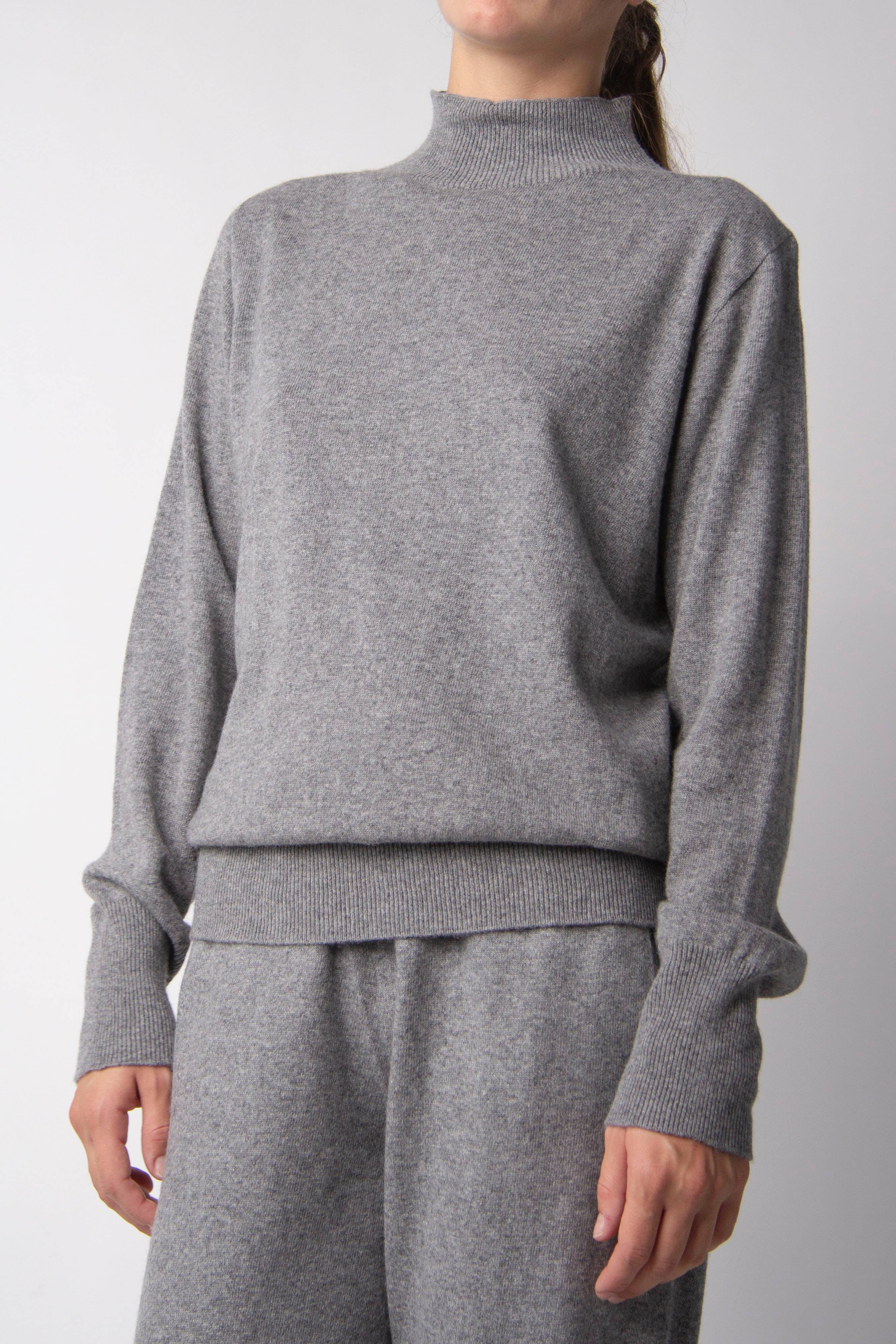 Lèmme - Wholesale Tunic Sweater - Women's - Cashmere Mix Mock Neck 3D Knit




Cashmere Mix Mock Neck 10