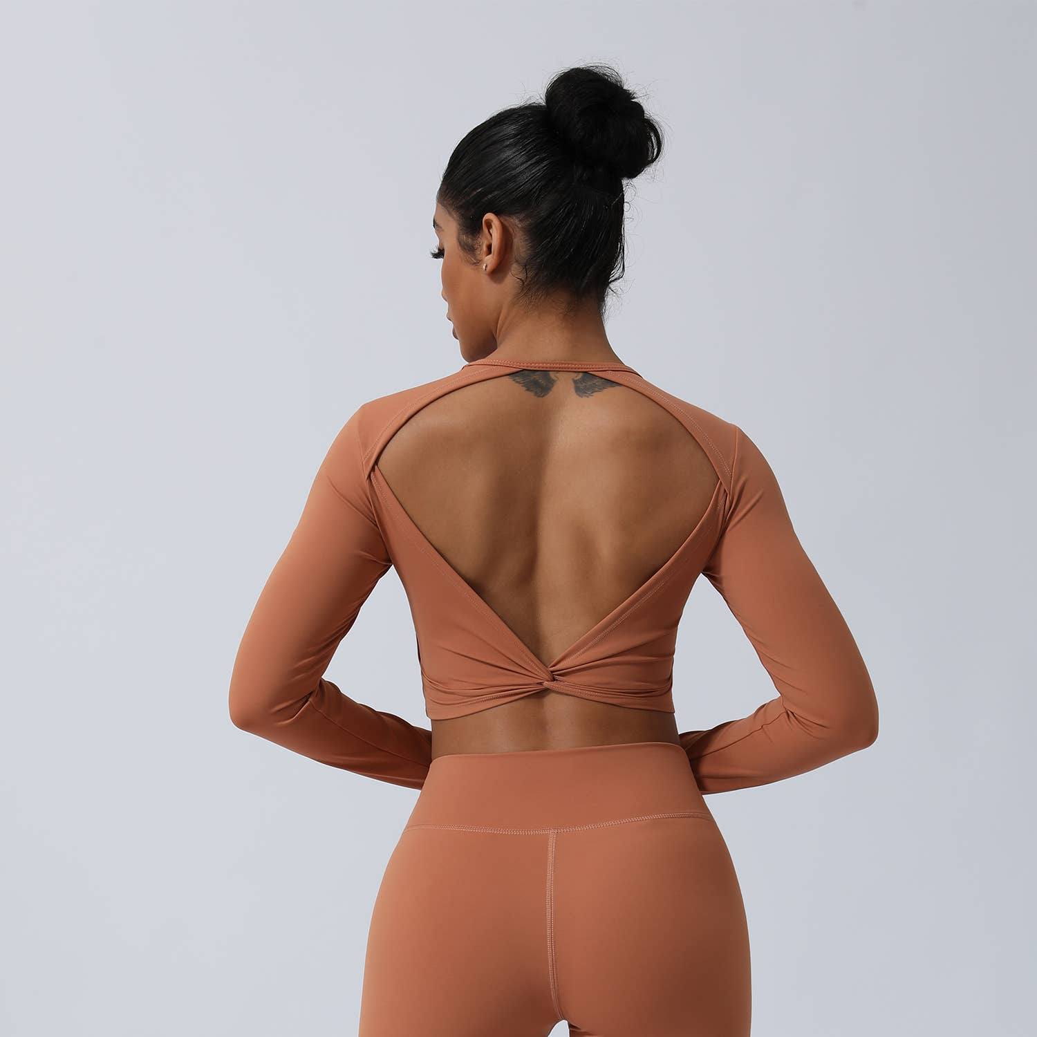 Sodalemon - Wholesale Athletic top – Women′s - Women Back Twist Sport Crop Long Sleeve Shirt12