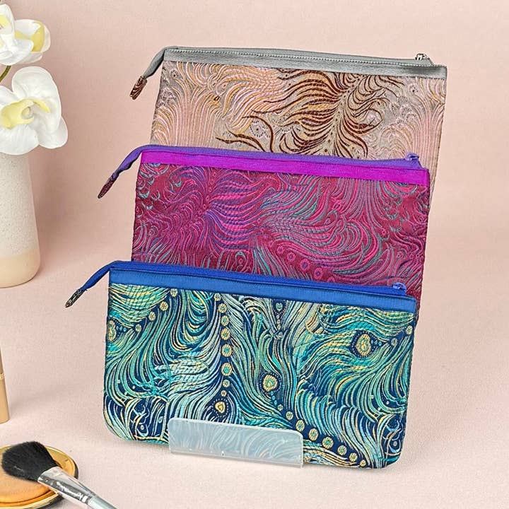 Trousse cosmétique et à bijoux en brocart à plumes de paon 3-en-1 pour la vente par Cathayana