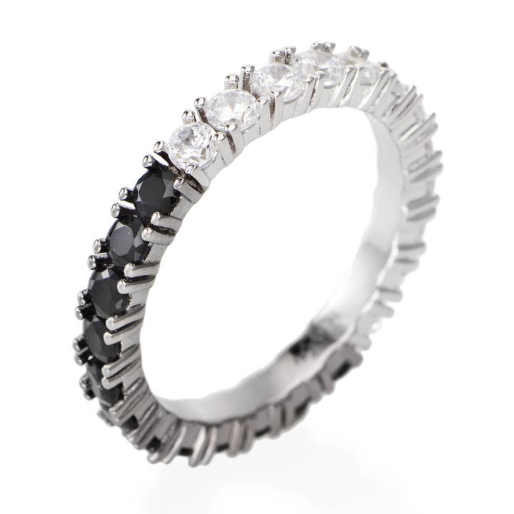 Zwart-witte Cz Eternity ring in sterling zilver voor wholesale door Amen Gioielli