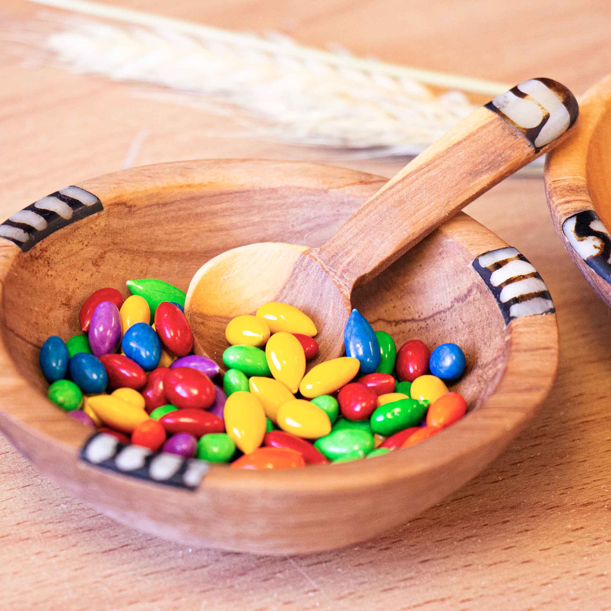 Global Crafts - Vente Assiettes/plats/bols de décoration - Set de deux petites bols en bois d’olivier avec incrustation d’os1