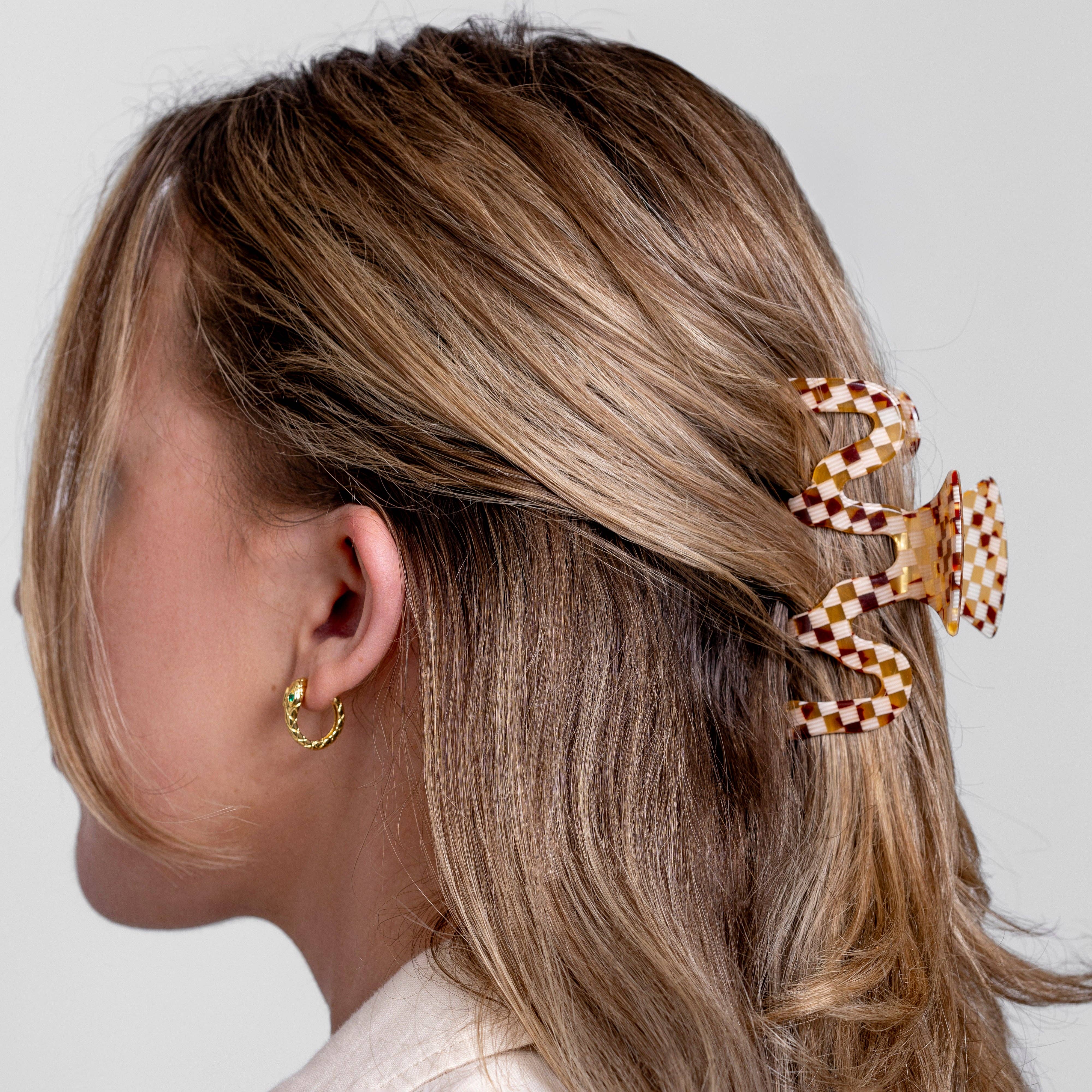 Zoe Jewelry – Clips para cabelo - Mulher por atacado – Swiggle Clip Castanho Axadrezado1