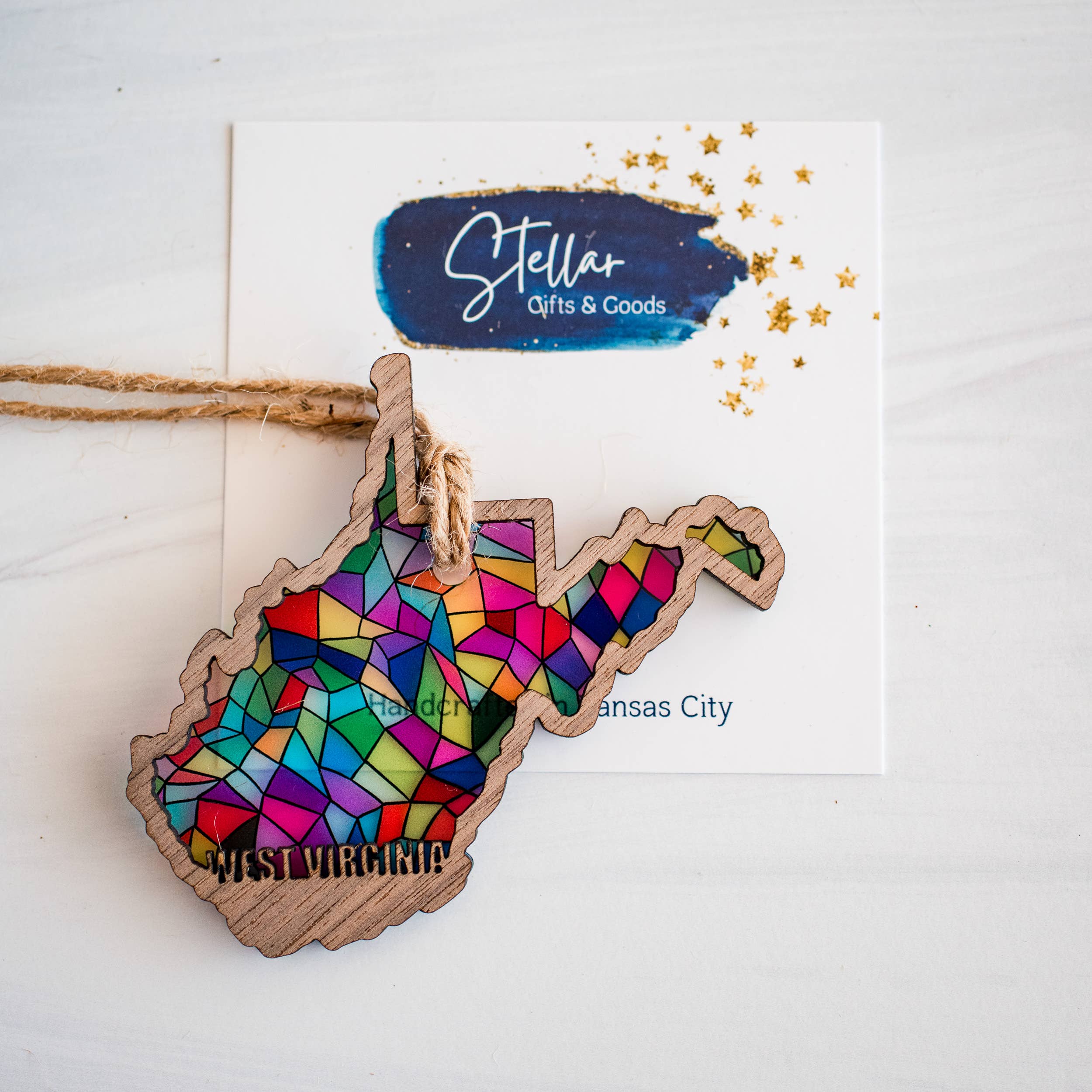 Stellar Gifts & Goods Wholesale - Vente Objets de décoration - Ornements - Vitrail Fête d'État - Noël Local49