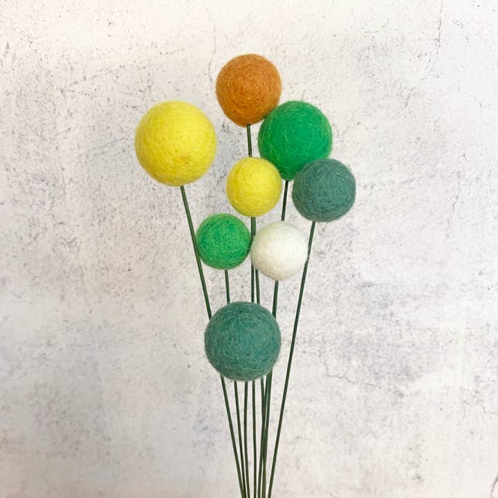 Uppsättning av 8 blomkulor i filtull Bouquet Hills of Ireland för wholesale av Oakwind Hollow